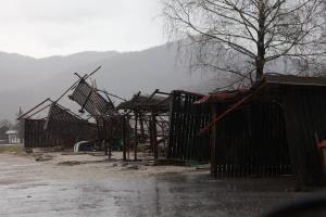 Garaže v Bohinjski Bistrici (avtor fotografije Stane Klemenc)